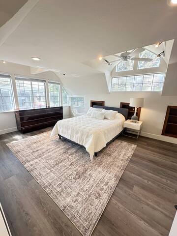 Palo Alto Gem Near Stanford gallery image 4