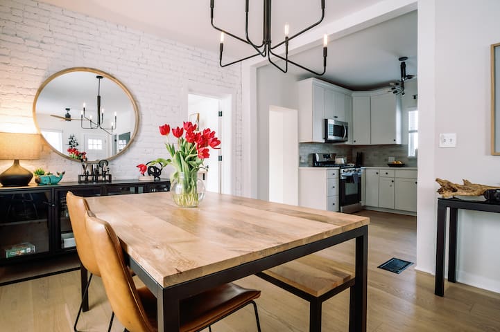 Stylish & Spacious w/Sauna 4BD 2BA | Berkley