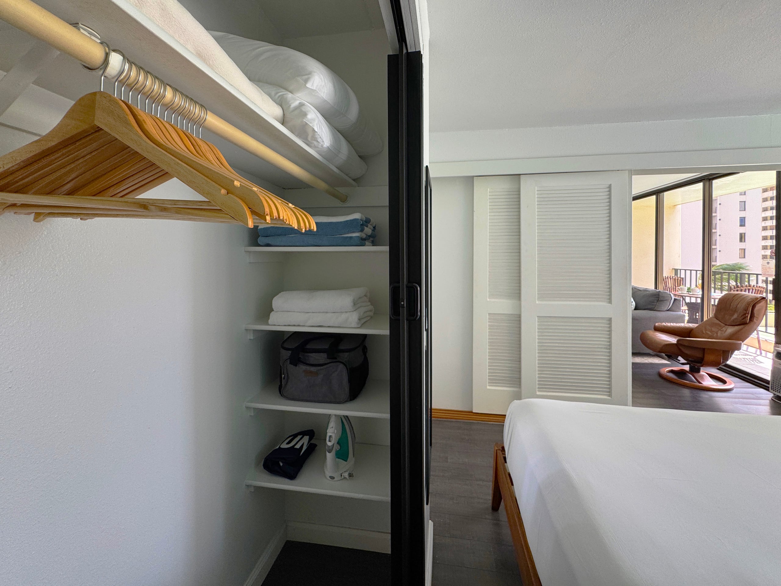 Condo in Honolulu · ★4.91 · 1 bedroom · 3 beds · 1 private bath - Image 24