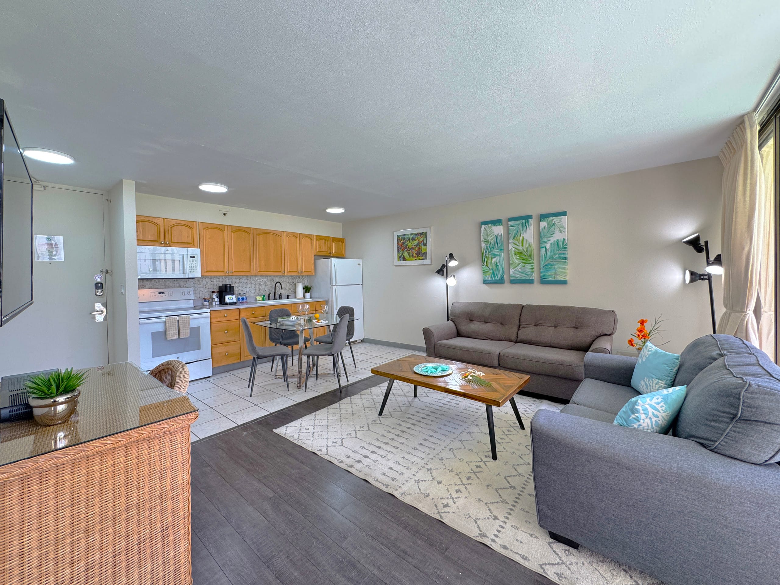 Condo in Honolulu · ★4.91 · 1 bedroom · 3 beds · 1 private bath - Image 6