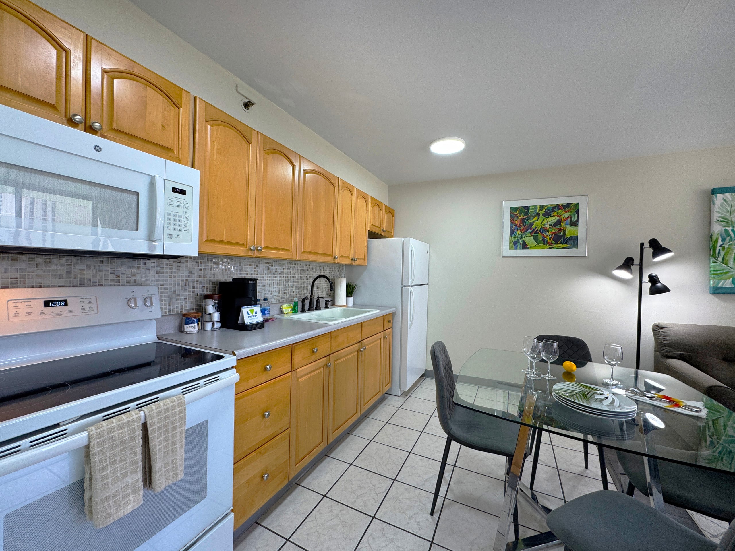 Condo in Honolulu · ★4.91 · 1 bedroom · 3 beds · 1 private bath - Image 12