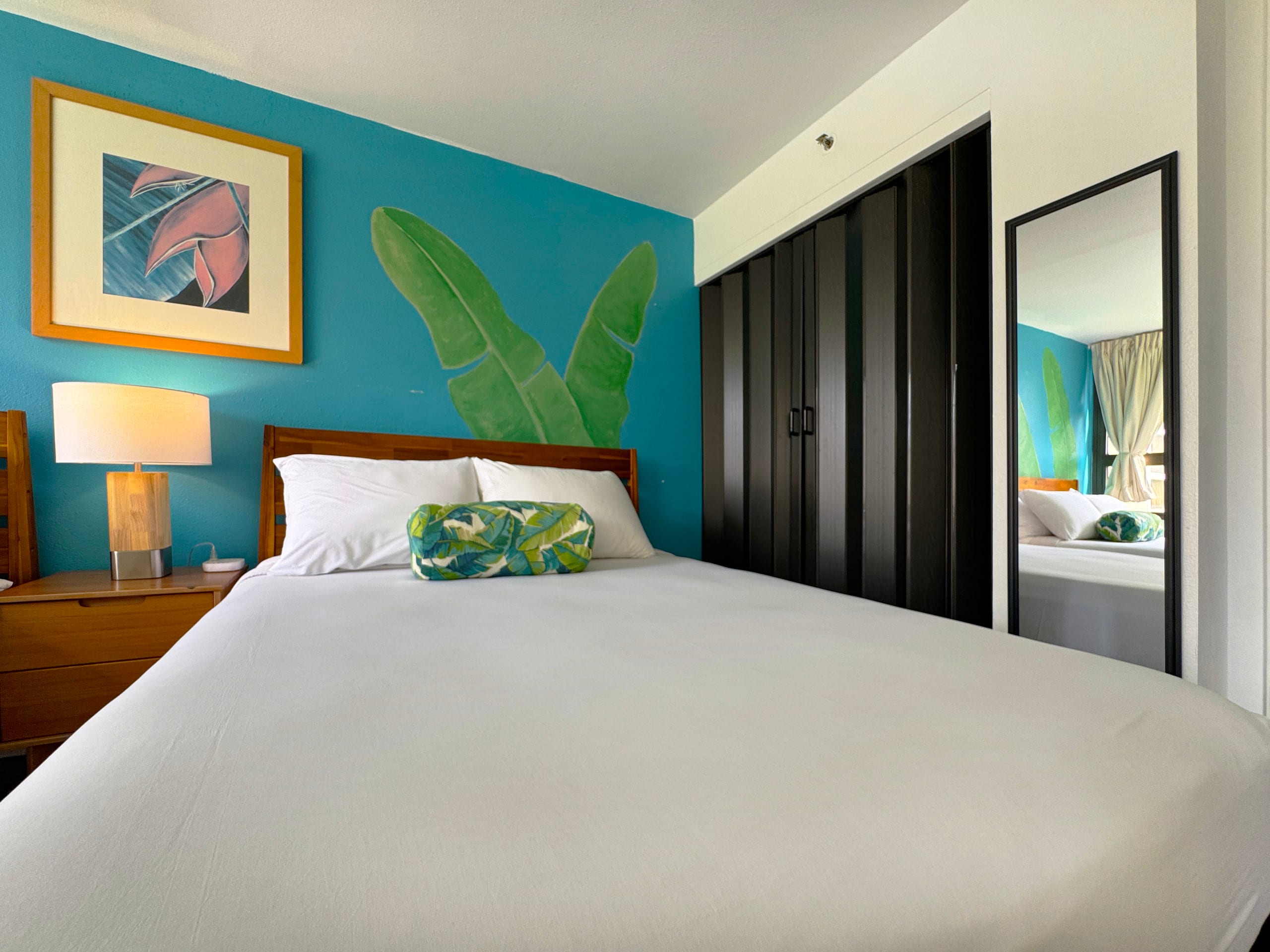 Condo in Honolulu · ★4.91 · 1 bedroom · 3 beds · 1 private bath - Image 22