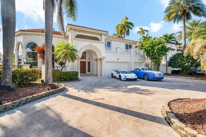 Las Olas OASIS Waterfront 5 Bedrooms