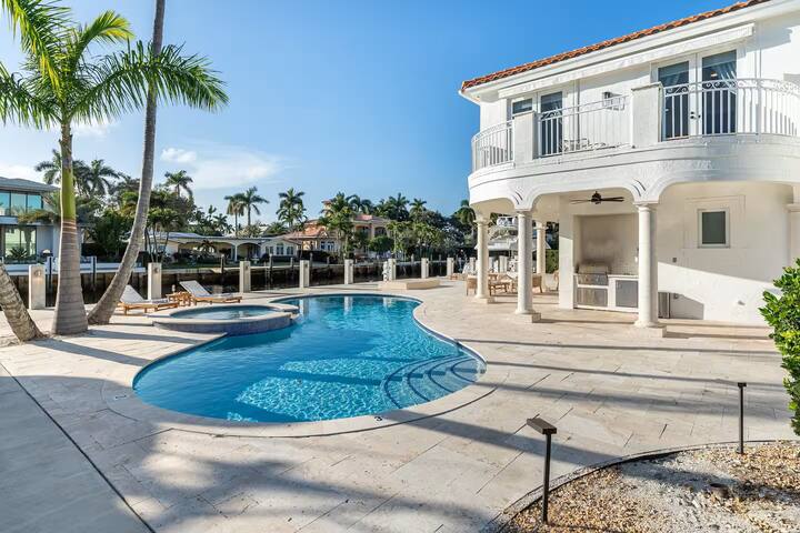 Las Olas OASIS Waterfront 5 Bedrooms gallery image 3