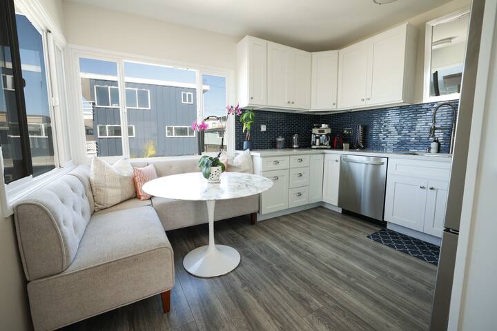 Beachfront Retreat | Luxe Views w/ Parking gallery image 5