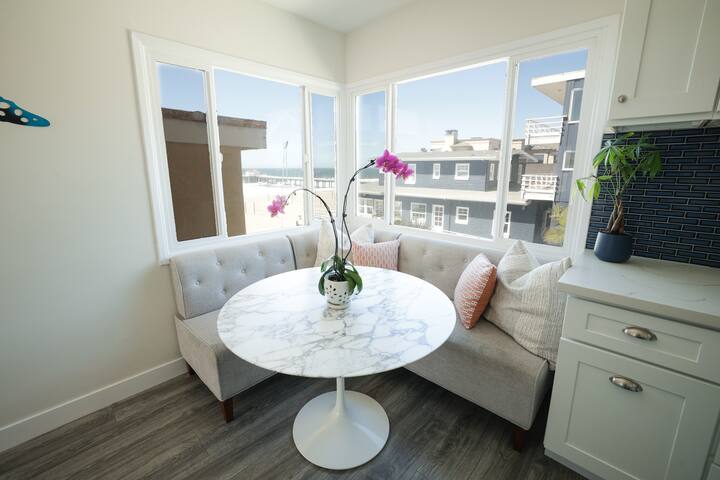 Beachfront Retreat | Luxe Views w/ Parking gallery image 3