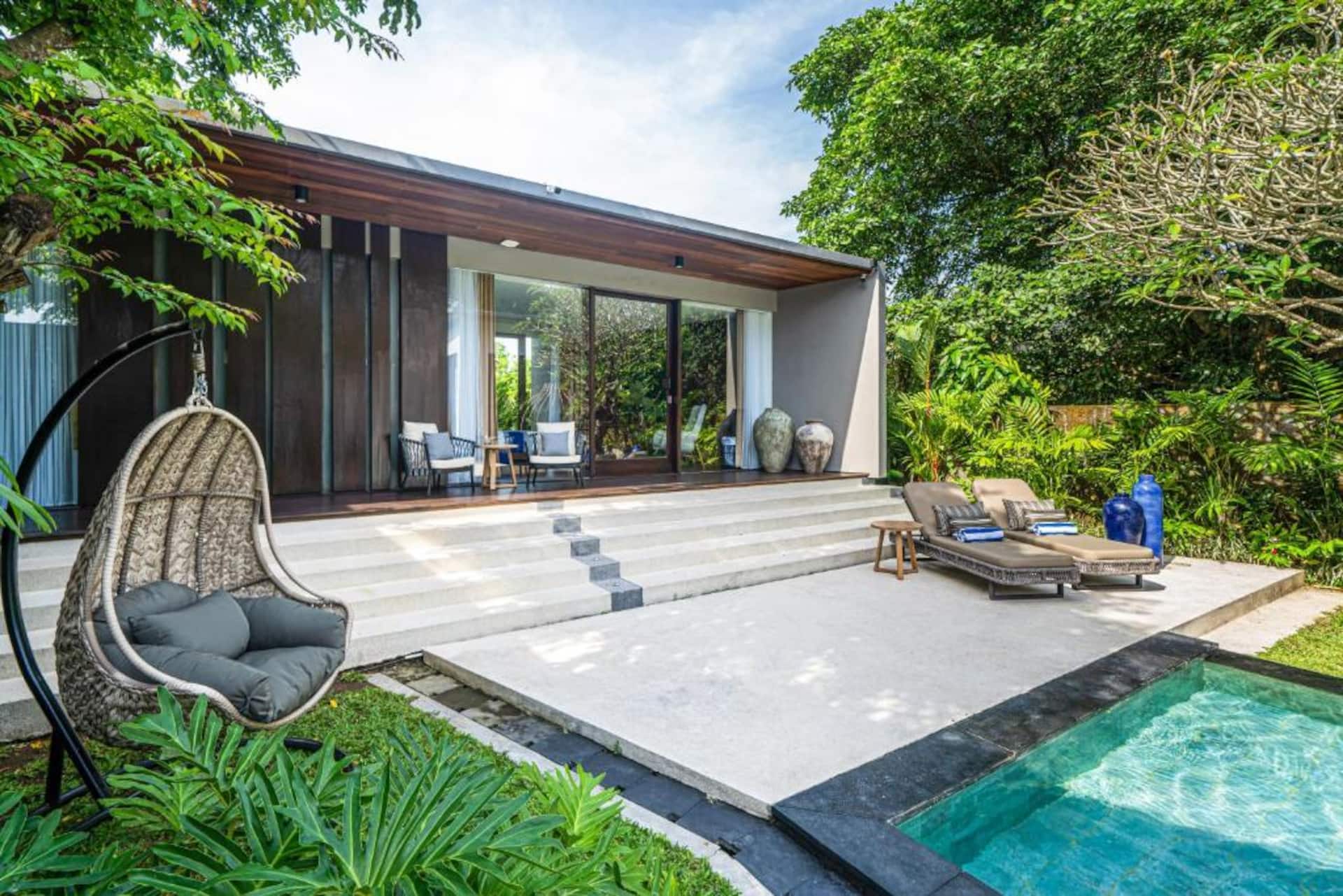 Grand Poolside Estate 6 Bedroom Private Villa in Bali 3
