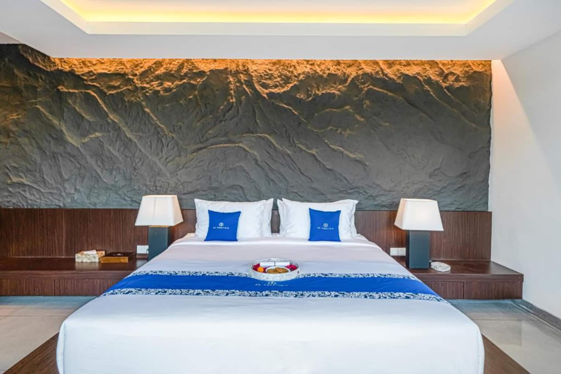 Grand Poolside Estate 6 Bedroom Private Villa in Bali 2