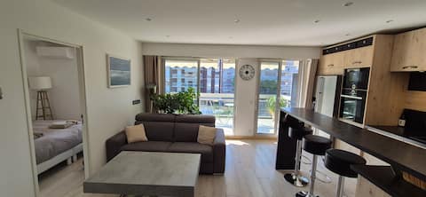 Successful Airbnb property: Bright apartment with terrace in Nice in Nice