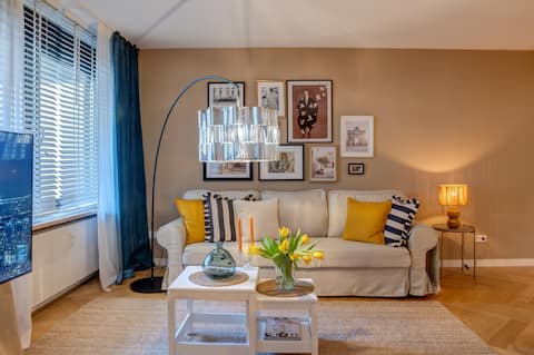 Erfolgreiche Airbnb-Immobilie: Freshly renovated apartment in a prime location! in Universität