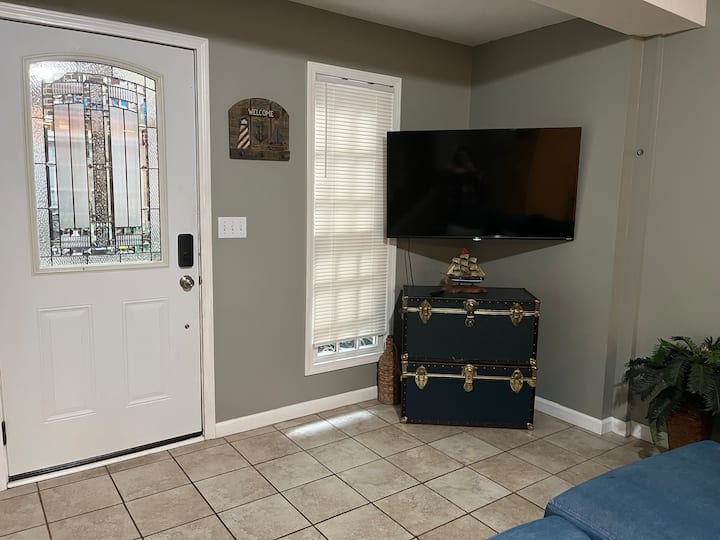 #15 Waterfront Inspired Apartment - Vermilion, OH
