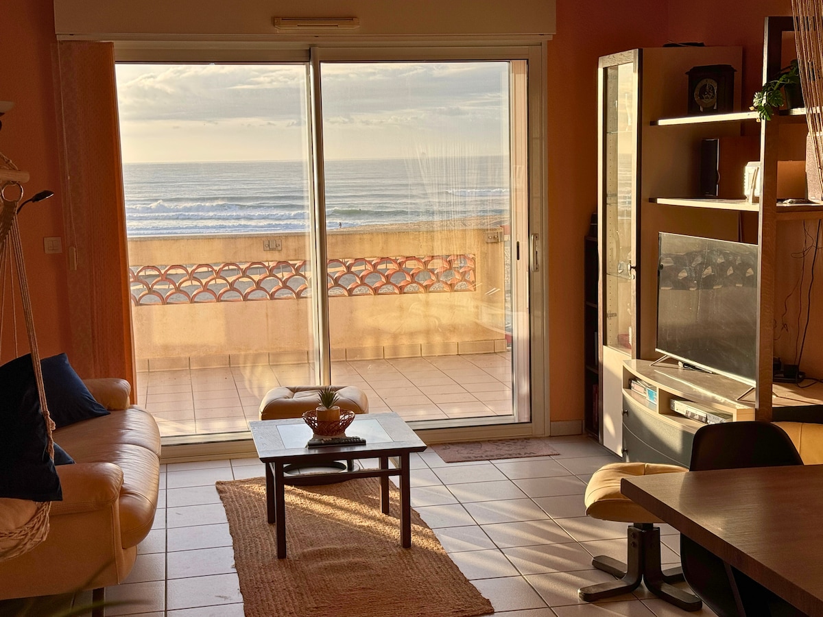 Top Airbnb: [Beach] Waterfront - Breathtaking View - Terrace in Vieux Boucau Les Bains