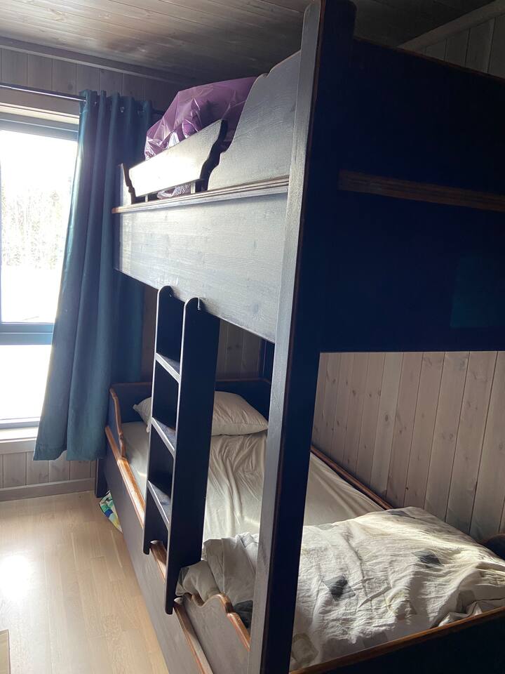 Kreveti na kat širine 90 cm