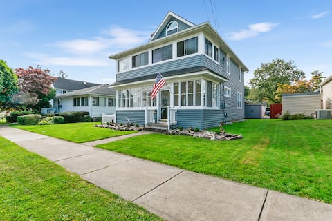 New Listing Discount! 3BR/2BA-Sleeps 6 w/Game Room