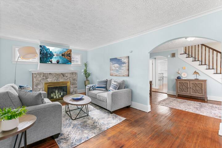 New Listing Discount! 3BR/2BA-Sleeps 6 w/Game Room gallery image 3