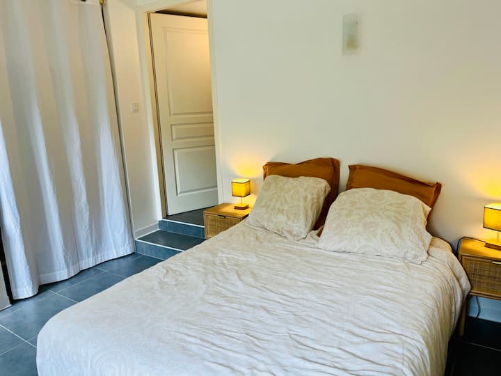 140 מיטות וארון אחסון 