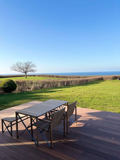 Idyllic cottage close to beach, forest and harbor town