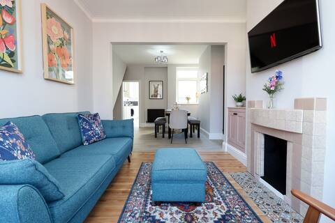Top performing Airbnb: Cwmdare House - near City Centre in Cathays