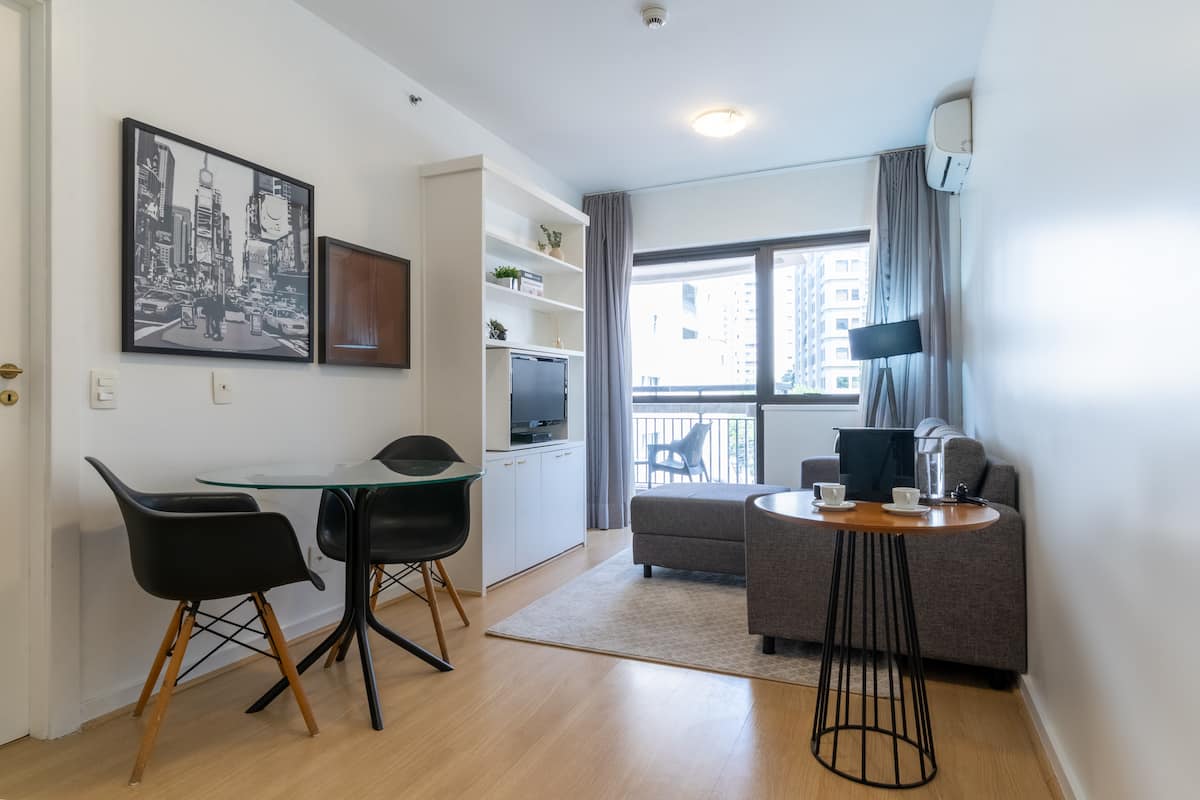 Apartamento Reformado em Hotel de luxo