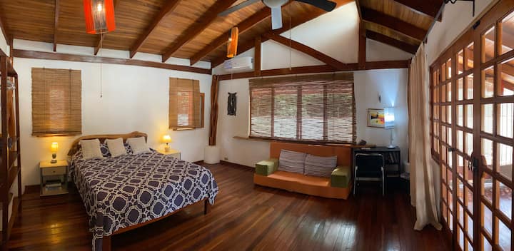 BuenaOnda The Loft (Jaco Beach Best Location)
