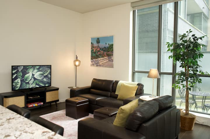 Secluded Oasis In Heart Of Downtown Toronto - Allan A. Lamport Stadium