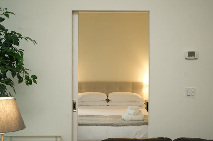 Secluded Oasis in Downtown TO