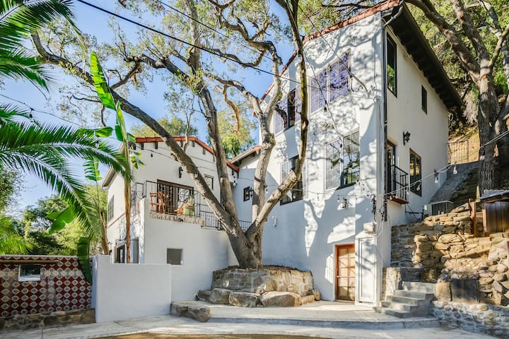 The Amethyst Inn Topanga Sleeps 9 Guests Sauna