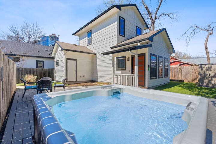 East Austin Gem | Hot tub | Perfect Location
