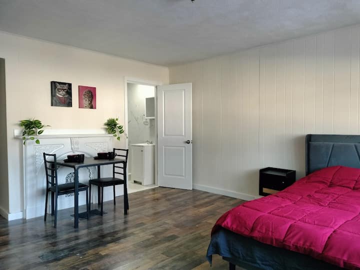 Lovely Comfy 1br 1st Floor - Melrose, MA