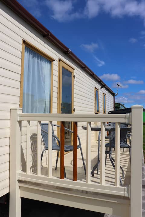 Spacious Caravan opposite Fantasy Island, Skegness