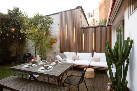 Beautiful artist duplex with garden and 2 bedrooms