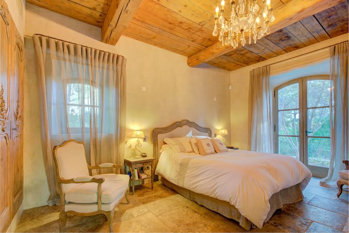 საძინებელი 1