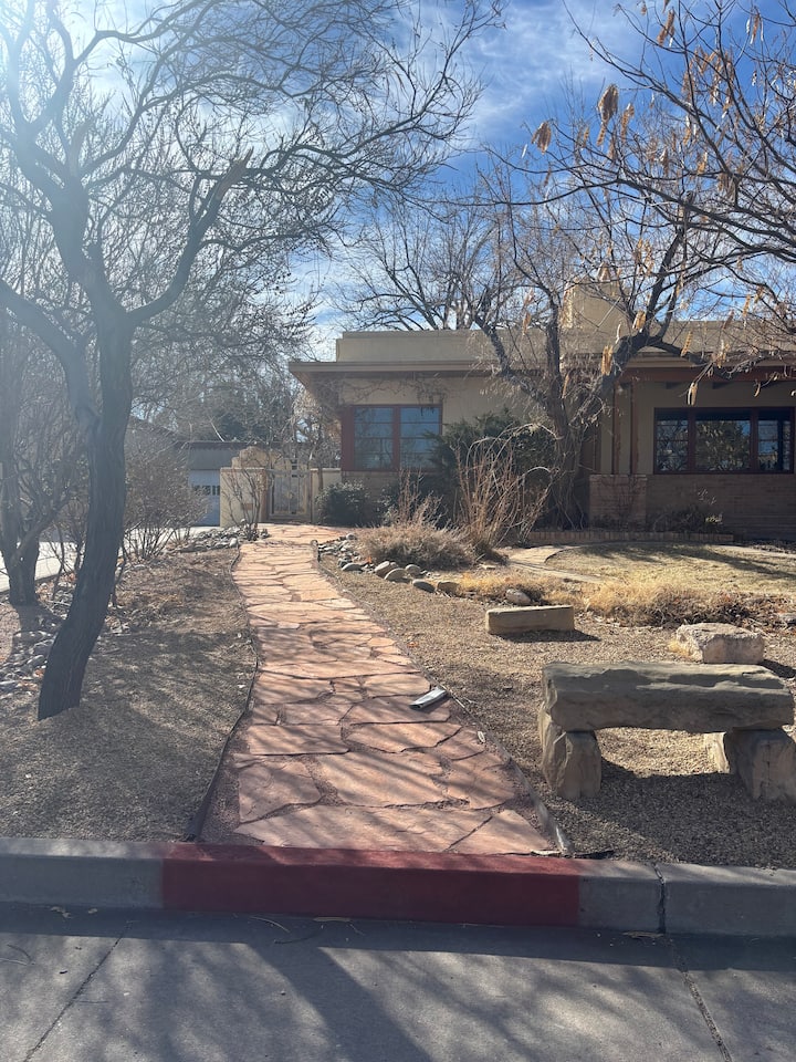 Elegant One Bedroom Condo - Albuquerque