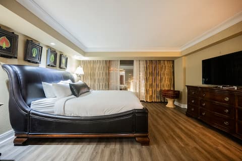 MC11 1BD/1.5BA Sleeps 8 | Bellagio Fountain View!
