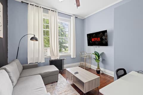 Popular Airbnb listing: 1BR Suite in Uptown, Charlotte, Free Parking in First Ward
