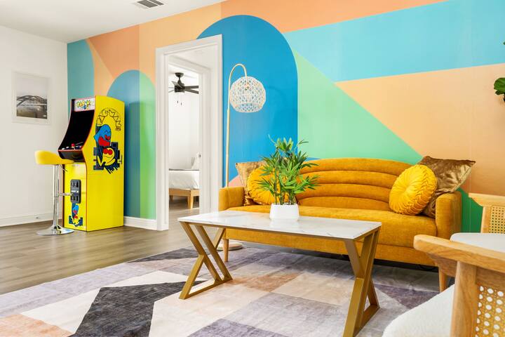 Tarrytown | 6BR | 2 Duplexes | Near DT&UT |Arcade gallery image 2