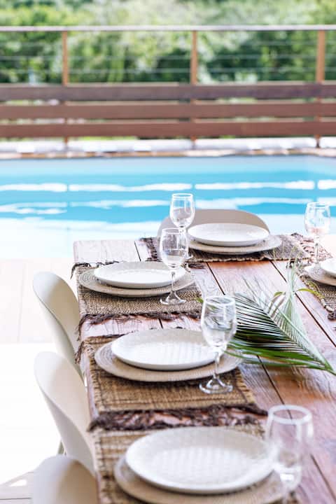 With family or friends - 4 bedroom villa facing the sea