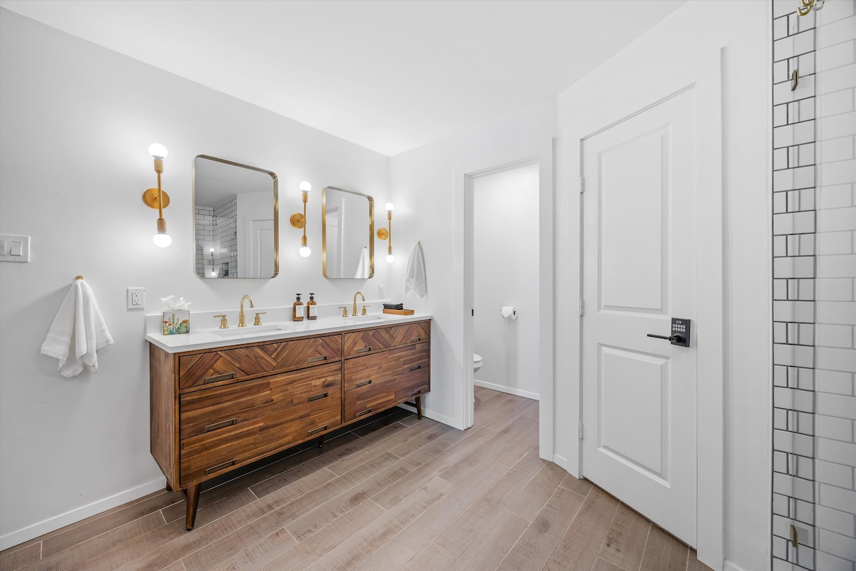South Austin Suite