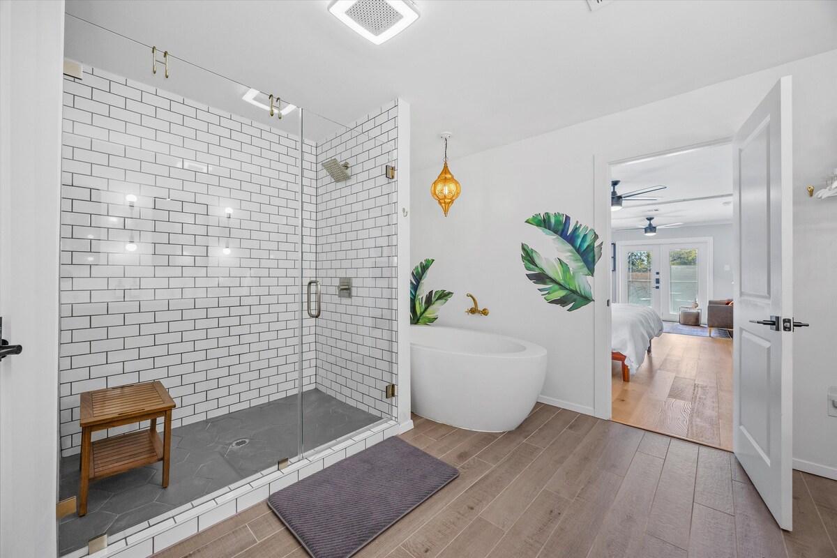 South Austin Suite