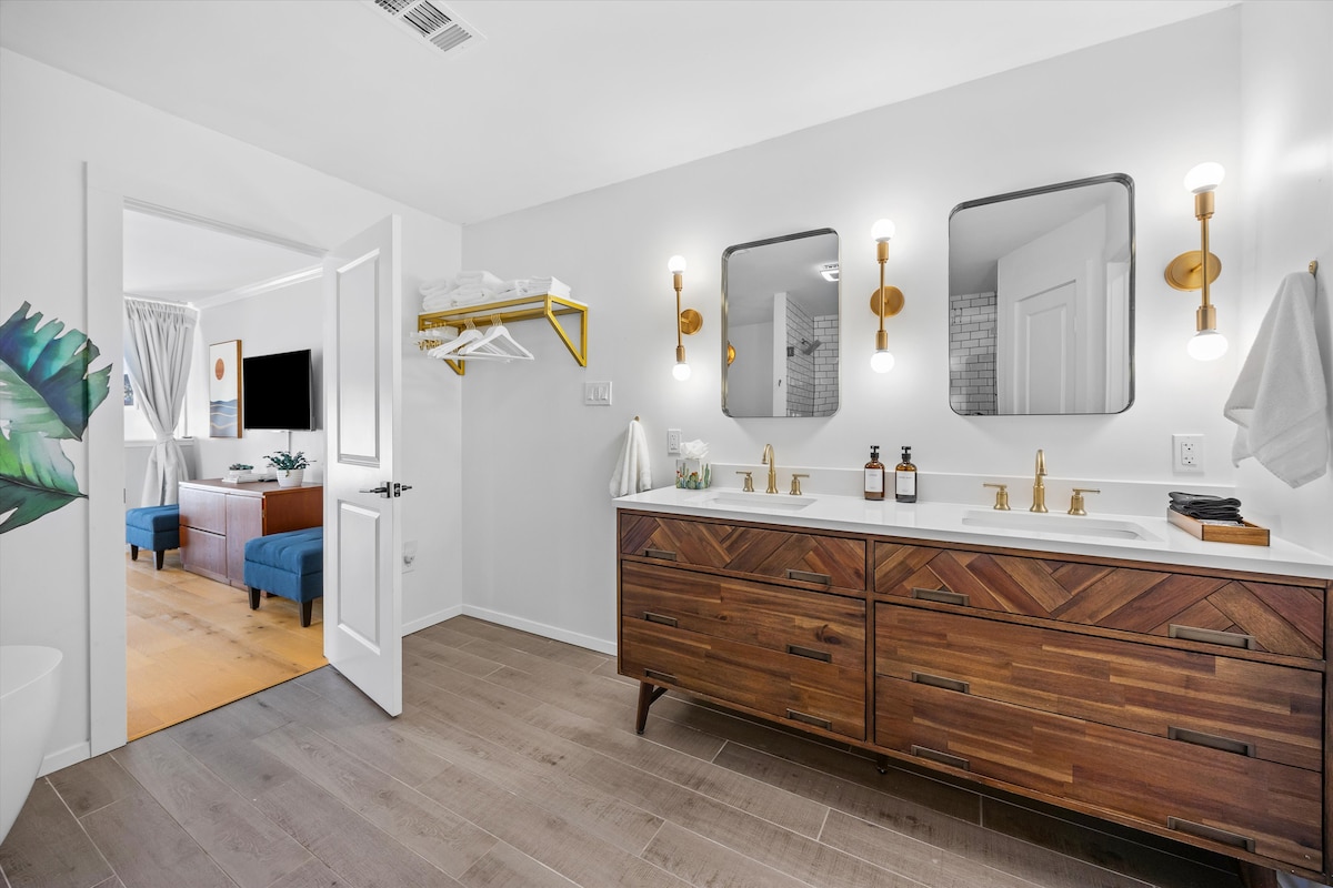 South Austin Suite
