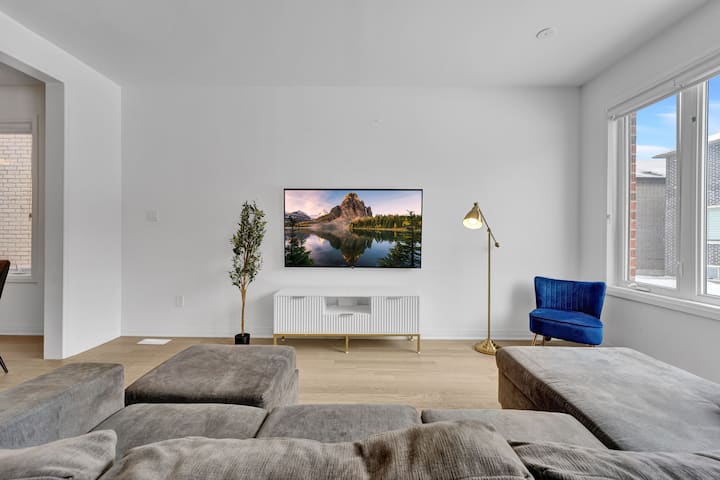 Massive 8 Bed Luxury Estate+65" Tv+free Parking - 基奇納
