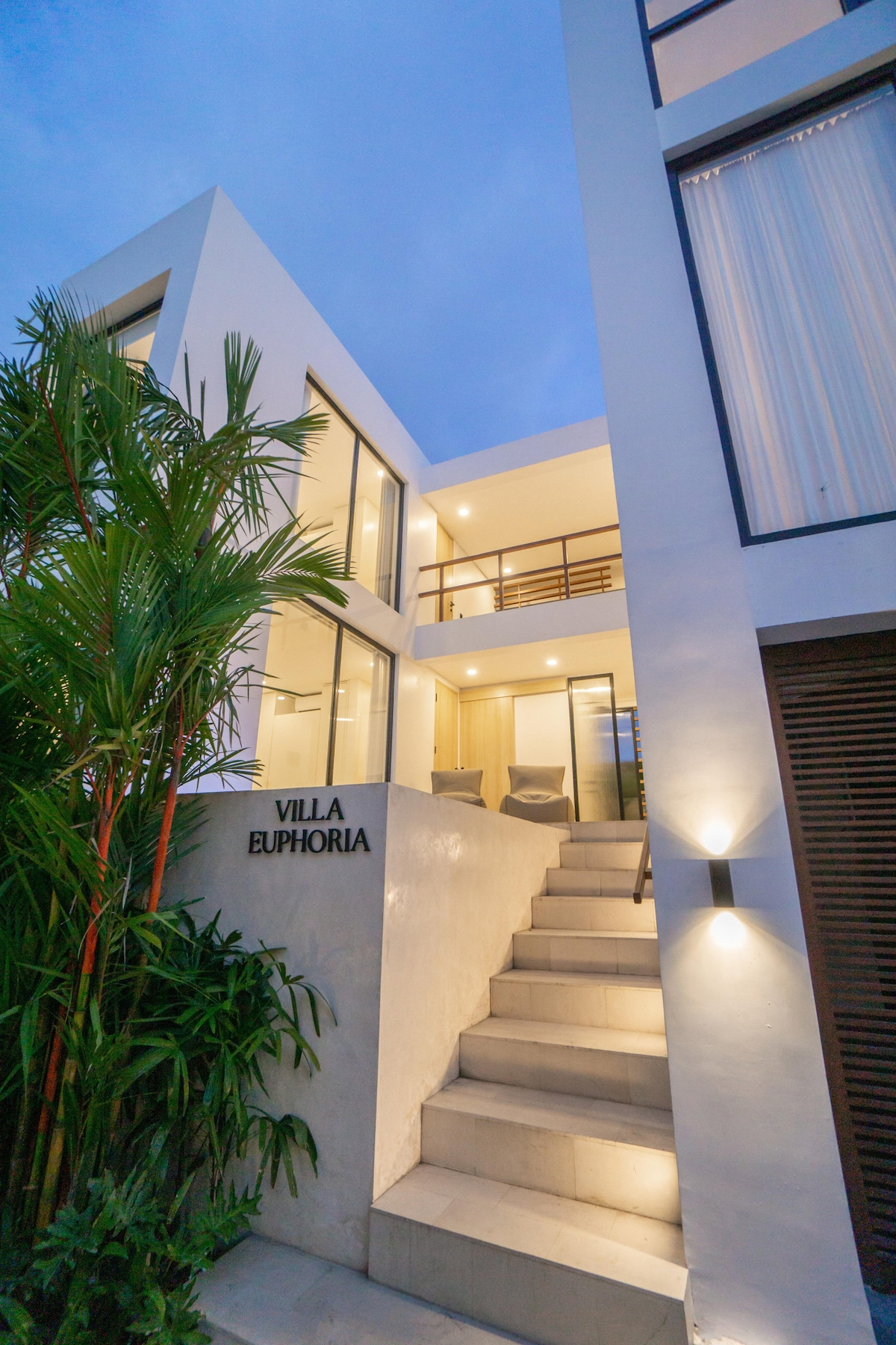 Home in Mengwi · 2 bedrooms · 2 beds · 2 private baths, Airbnb comparable