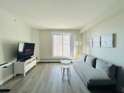 Popular Airbnb listing: Cozy Condo in Downtown East Village