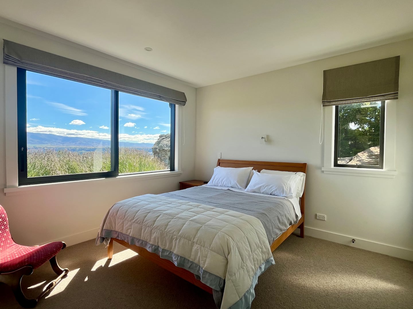 Mountain And River View Retreat 3