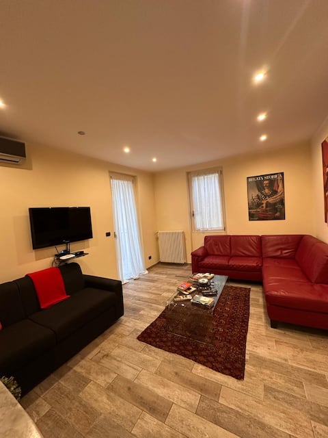 Popular Airbnb listing: Old Town Bellagio with Terrace & Lake View in Bellagio