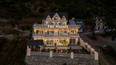The Village-Spanish Architecture-Breakfast Incl.