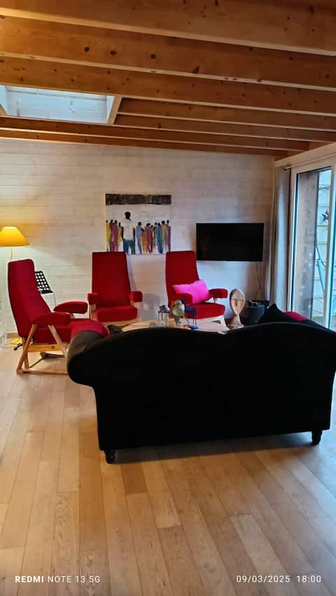 Successful Airbnb property: In the heart of Nantes, facing the Erdre, the river in Nantes Erdre