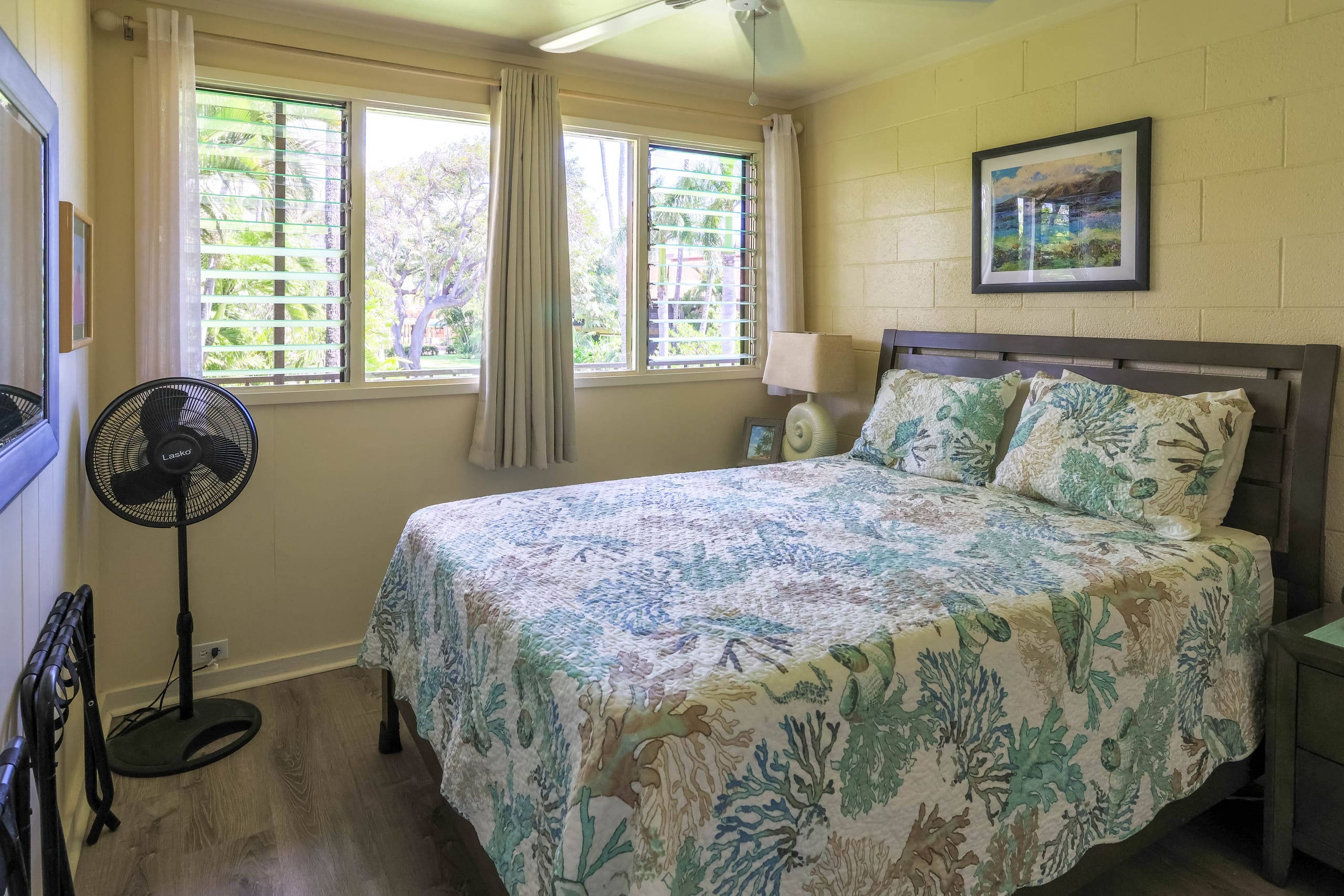 Condo in Lahaina · ★4.79 · 2 bedrooms · 3 beds · 1 bath - Image 2