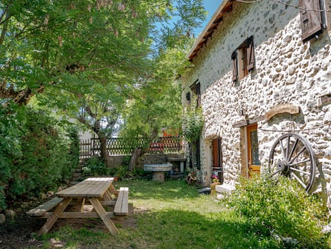 Large Gîte with Pool & Sauna - 7 Bedrooms