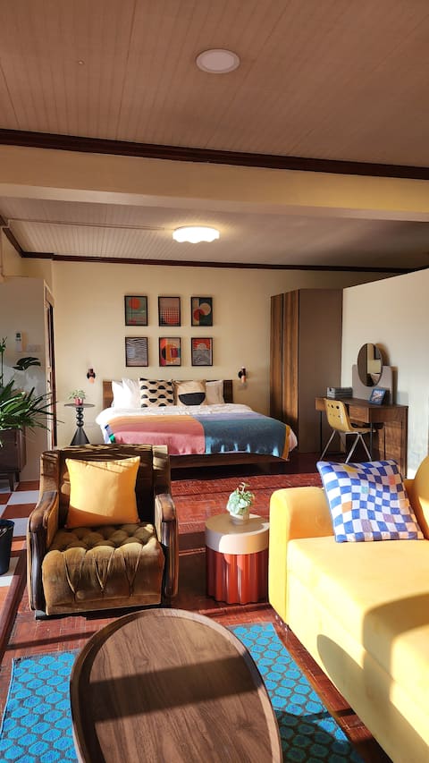 River view, Retro vibe studio apartment~Talad Noi